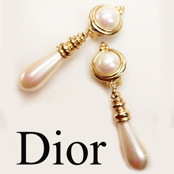 Dior Jewelry - Elegant Christian Dior Pearl Earrings *signed*